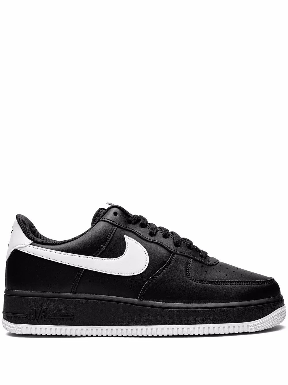 Nike Air Force 1 07 Black/White Sneakers