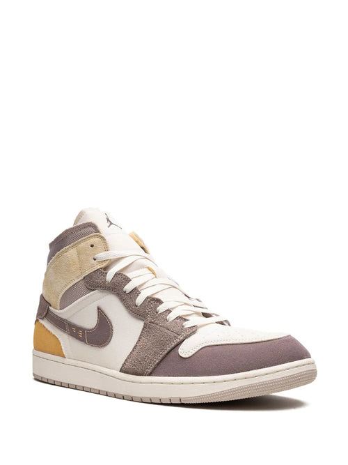 Air Jordan 1 Mid Se Taupe Haze Sneakers