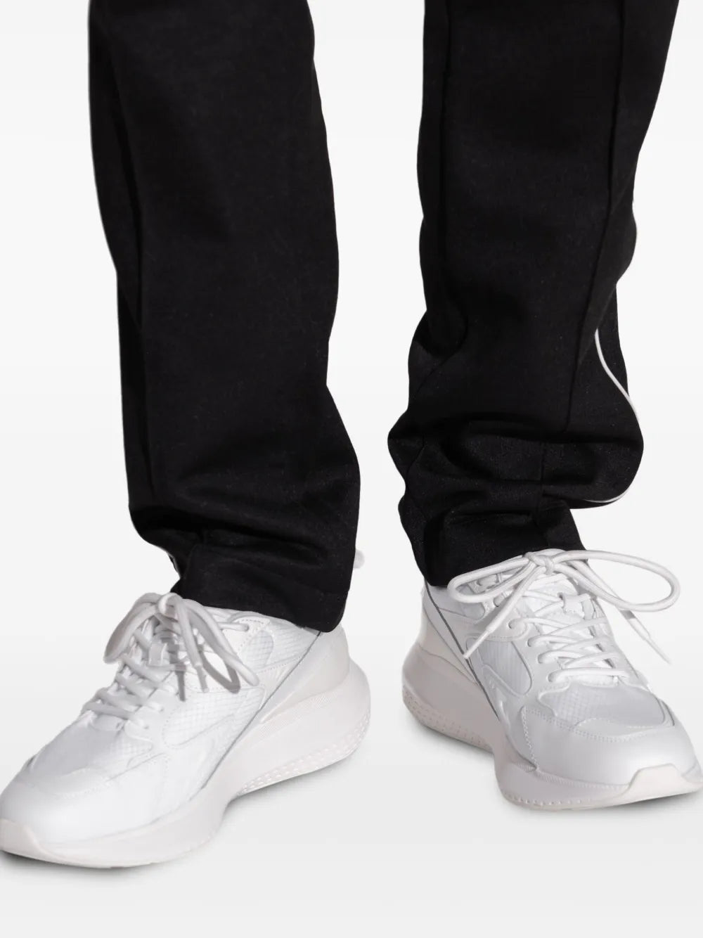 Lacoste L003 Evo Lace-Up Sneakers
