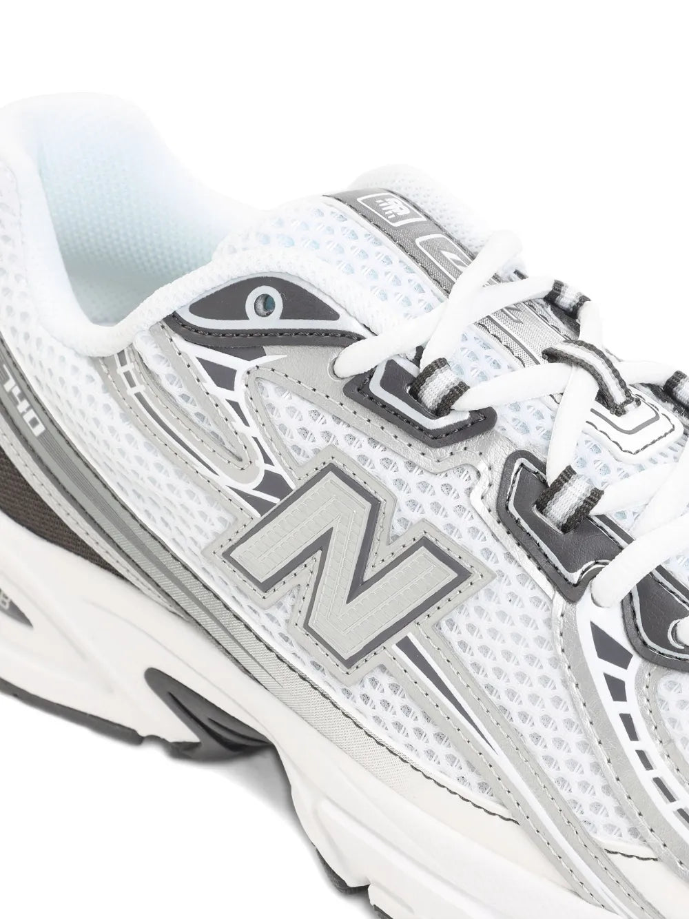 New Balance 740 Sneakers